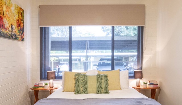 Bayfront Getaway Unit with Stunning Views