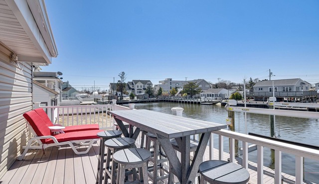 Bayfront Home w/Boat Dock & Deck in Forked River