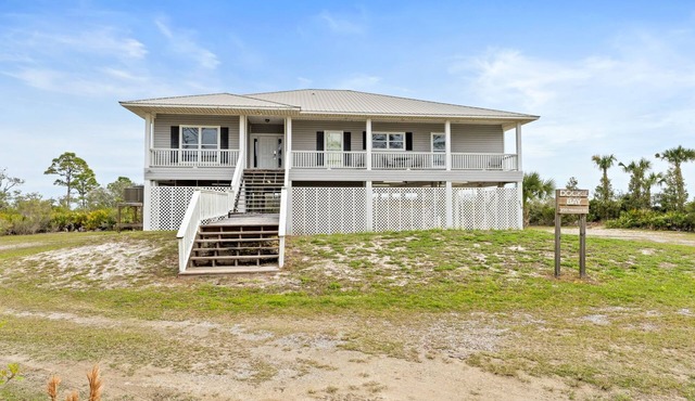 Bayfront Home w/Private Dock & New Addition—Perfect for Large Families