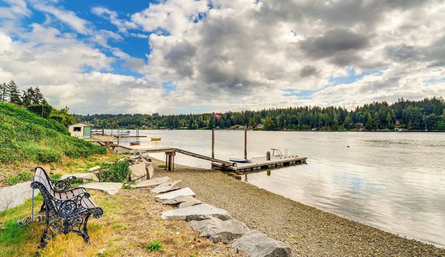 Bayfront Home w/Private Beach in Vaughn!