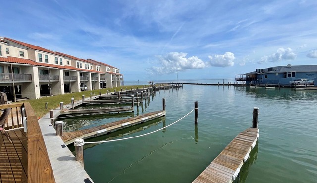 Bayfront Paradise with Private Boat Slip