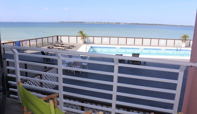Bayfront Retreat with Pool, Perfect for 6 - PBC108