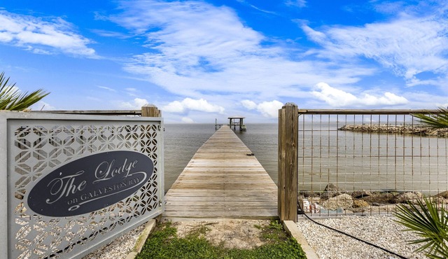 Bayfront Trio House w/Hot Tub + Private Pier