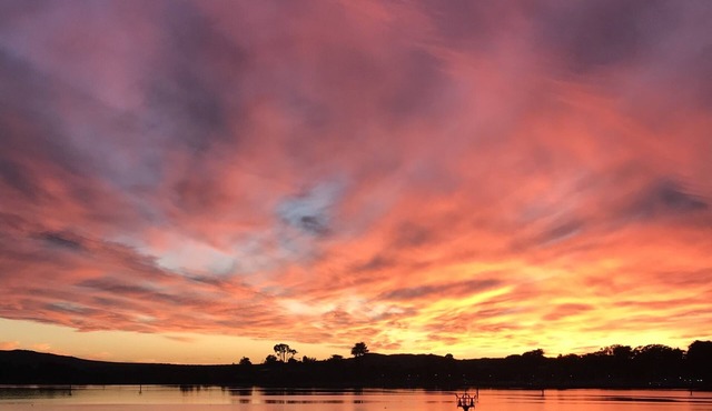 Bayfront Two Bedroom OVER the Water! Beach, Balcony & Pet friendly