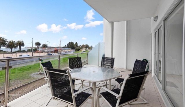 Bayline On The Beachfront + WIFI