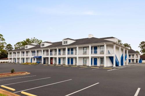 Baymont by Wyndham Albany at Albany Mall