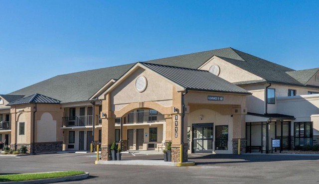 Baymont by Wyndham Clarksville