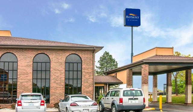 Baymont by Wyndham Flint Airport North