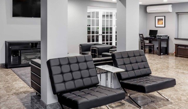 Baymont by Wyndham Glenview