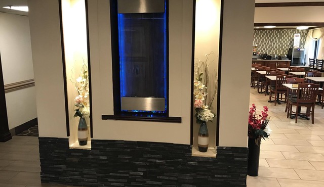 Baymont by Wyndham Grand Rapids Airport