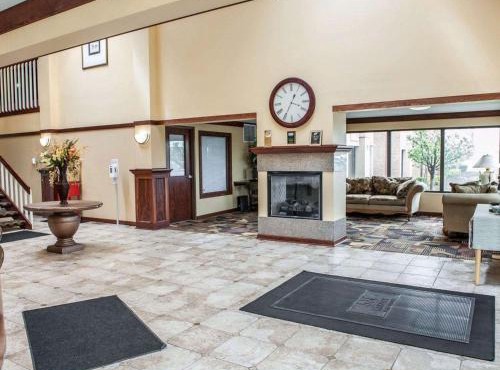 Baymont by Wyndham Greenfield