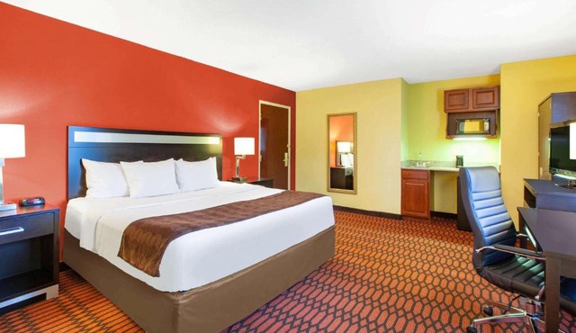 Baymont by Wyndham Harrisburg