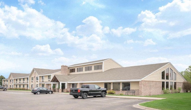 Baymont by Wyndham Lakeville