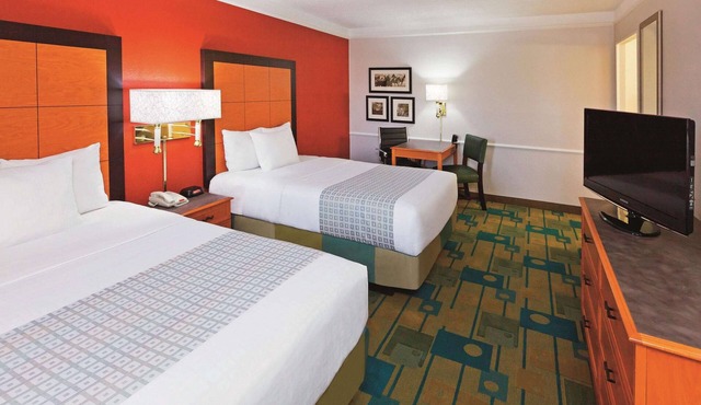 Baymont by Wyndham Lubbock - Downtown Civic Center