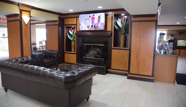 Baymont by Wyndham Madison Heights Detroit Area