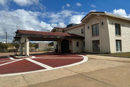 Baymont by Wyndham Nacogdoches Near University