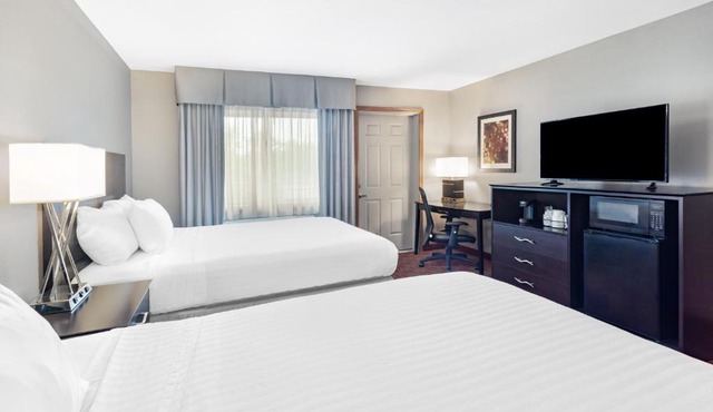 Baymont by Wyndham Brooklyn Center