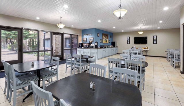 Baymont Inn and Suites by Wyndham Farmington, MO