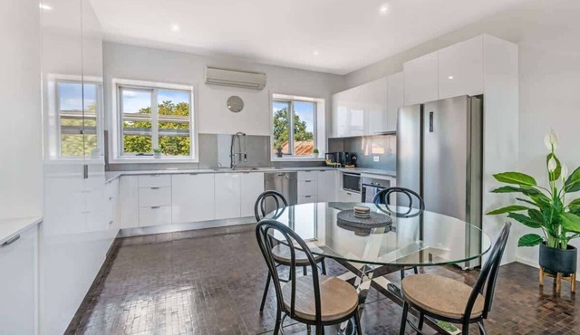 Bayne St Studio Summa