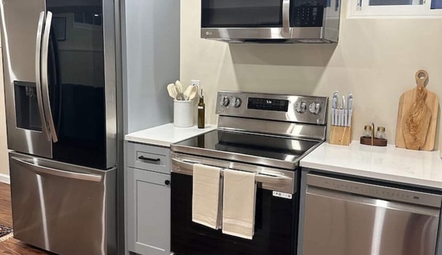 Bayonne Delight: Cozy NYC Gateway Apartment