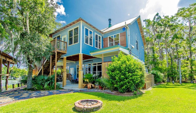 "Bayou Fever" a Cajun Bayou Paradise -Sleeps 12