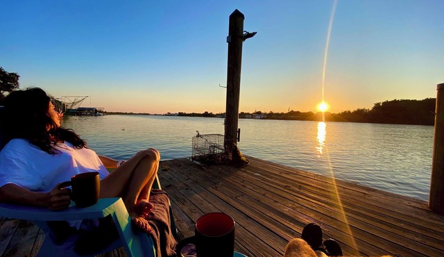 Bayou Life Lodging and Charter Fishing. Only 25 miles to the French Quarter.