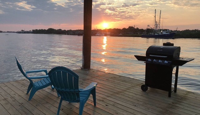 Bayou Life Lodging, Charter Fishing, Ecotourism. Only 25 miles to French Quarter