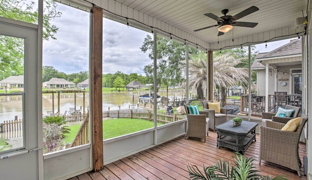 Bayou Pierre Home: On the Diversion Canal!