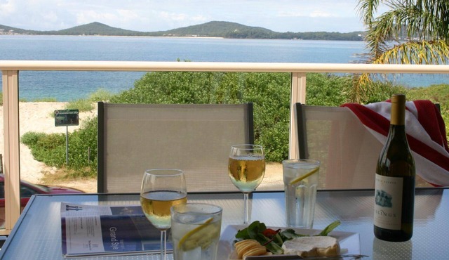 Bays Edge - Waterfront home