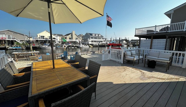 Bayside Bungalow! Tuckerton Beach, Lagoon Front, 2 Boat Docks