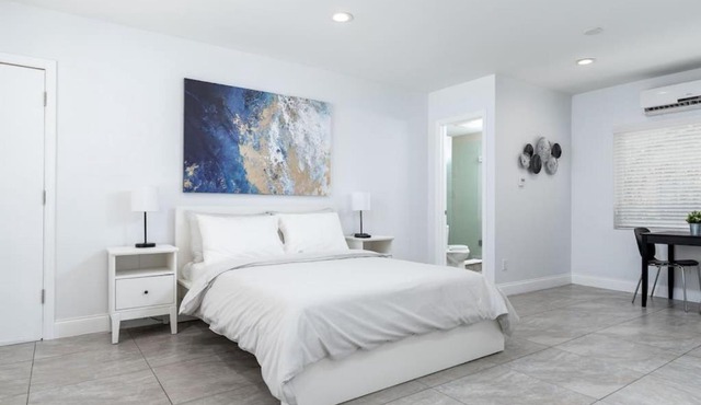 Bayshore Breeze 3 - King Bed, Kitchen, Parking