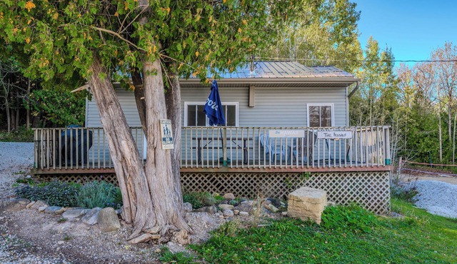 Bayshore Cottages: The Hawaii