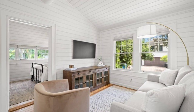 Bayshore Grand Two Bedroom - The Adaline