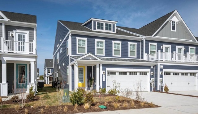 Bayside * 5BR New Listing Luxury Home w 4.5 Baths