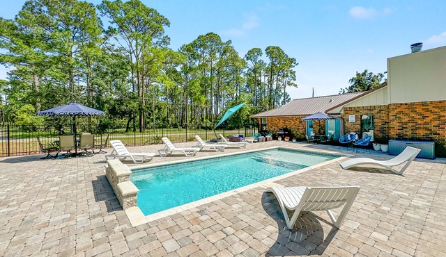 Bayside Bliss | Dog Friendly | Saltwater Pool | Fire Pit | Beach Getaways