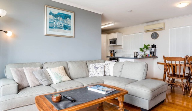 Bayside Breeze Seaside Serenity