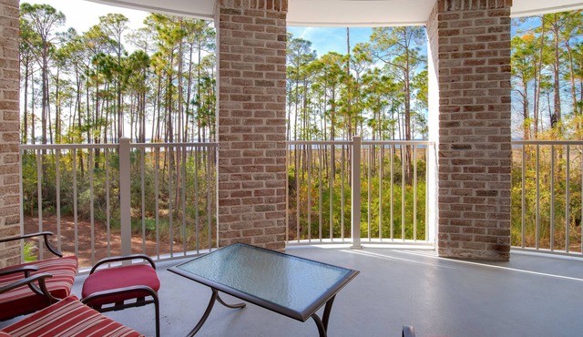 Bayside ~ Community Pool ~ Spacious Balcony