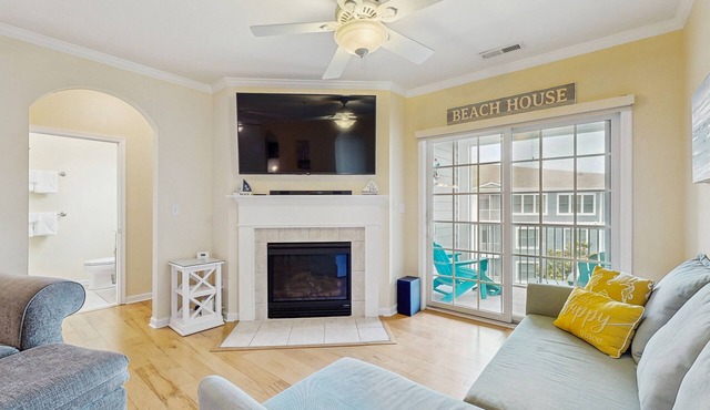 Bayside Condo w/Balcony & Amazing Shared Pools, Hot Tub, Golf, Tennis, Fitness