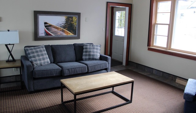 Bayside Cottage - 5 BR Lakeside House - Severn Bridge