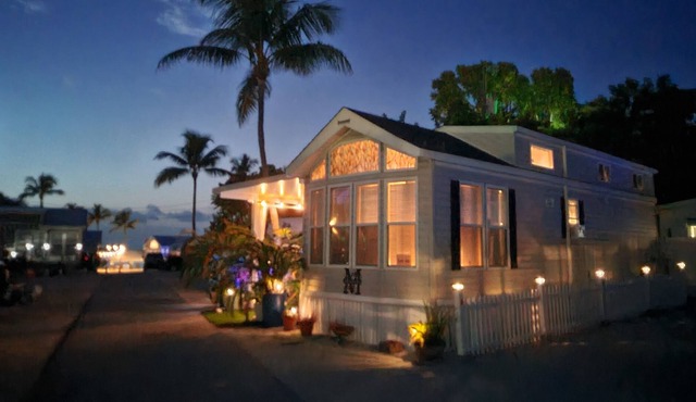 Bayside Cottage beautiful sunset view