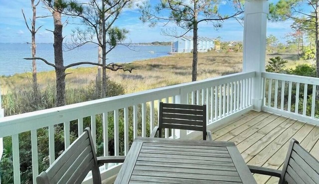 Bayside Days: Bay Views, Pool, Beach, & 2 Kayaks!