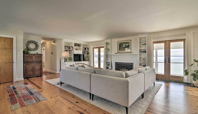 Bayside Deltaville Retreat w/Beach & Bay Views!