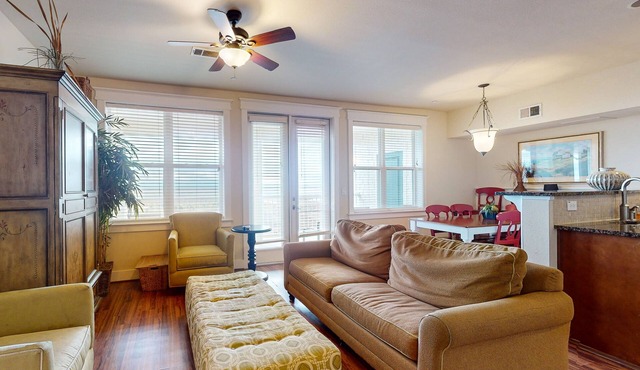 Bayside dog-friendly condo w/views, pool & hot tub - walk to beach & Beach Club