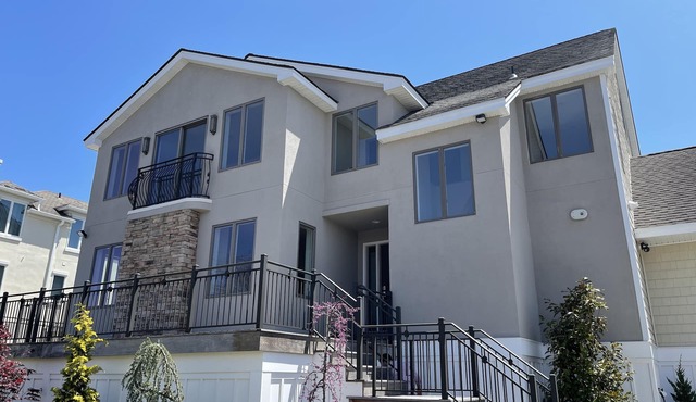 Bayside Dream home with outdoor oasis (Family & Pet Friendly)