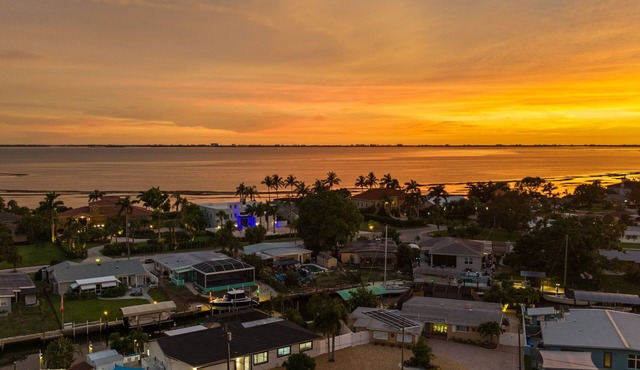 ⚓Bayside Hideaway! Private pool with water view and canal side dock! ⚓