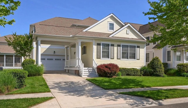 Bayside Home w/Pool, Golf & Beach Shuttle