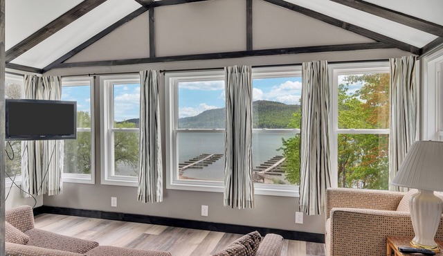 Bayside Inn & Marina