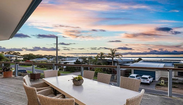 Bayside Oceanview Getaway