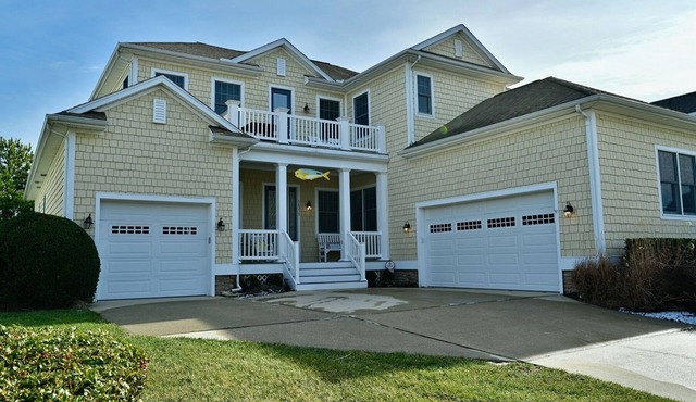 Bayside Resort 5BR, 4 Full Baths 2 Suite Luxury House * Sleeps 12 * New Listing*