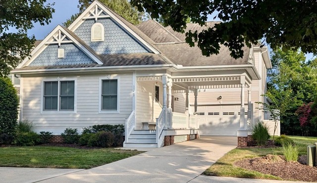 Bayside Resort: Beautiful 5 Bedroom House with 3.5 Baths -close to pools!